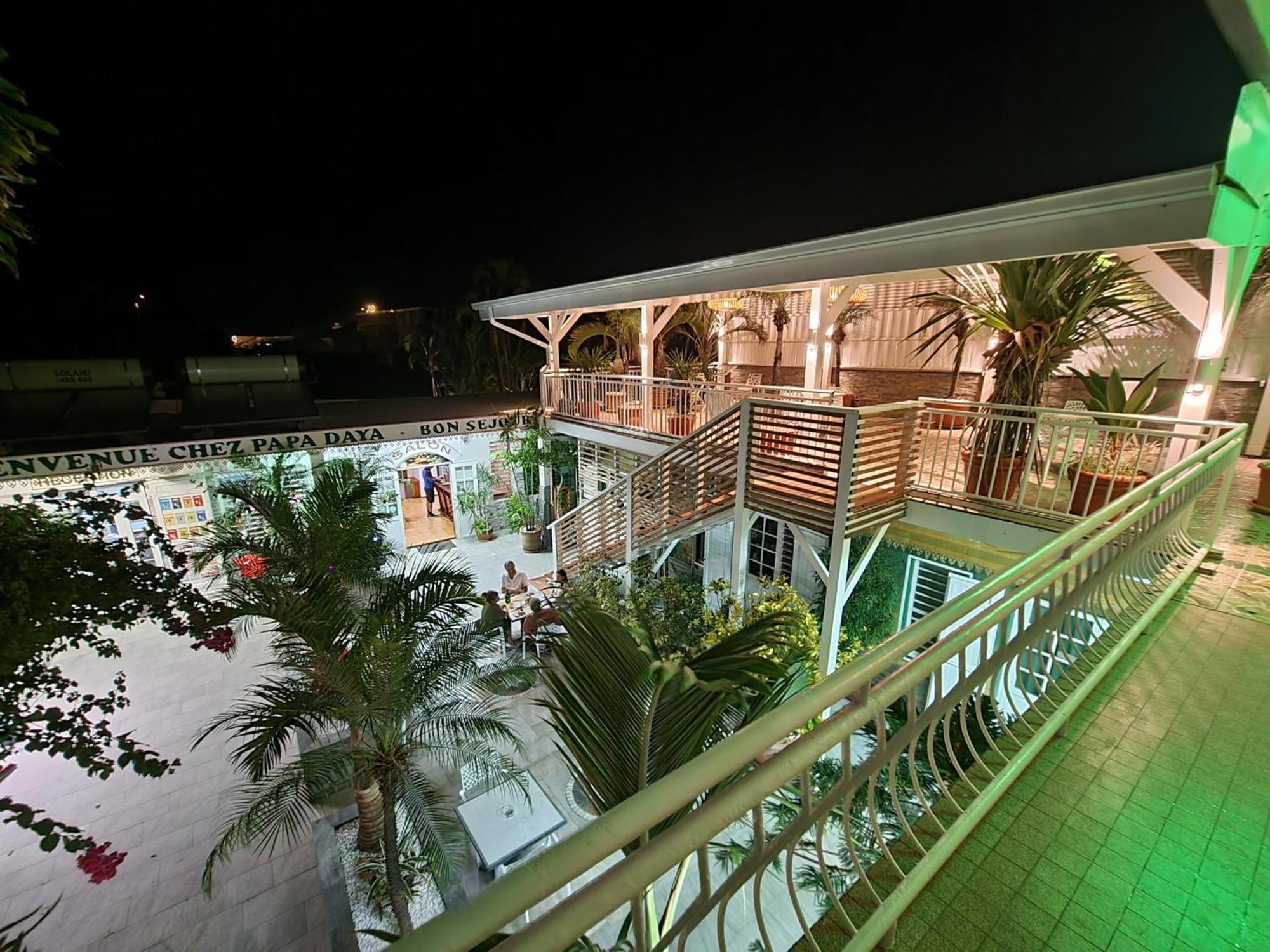 Hotel Chez Papa Daya Saint Pierre Exterior foto