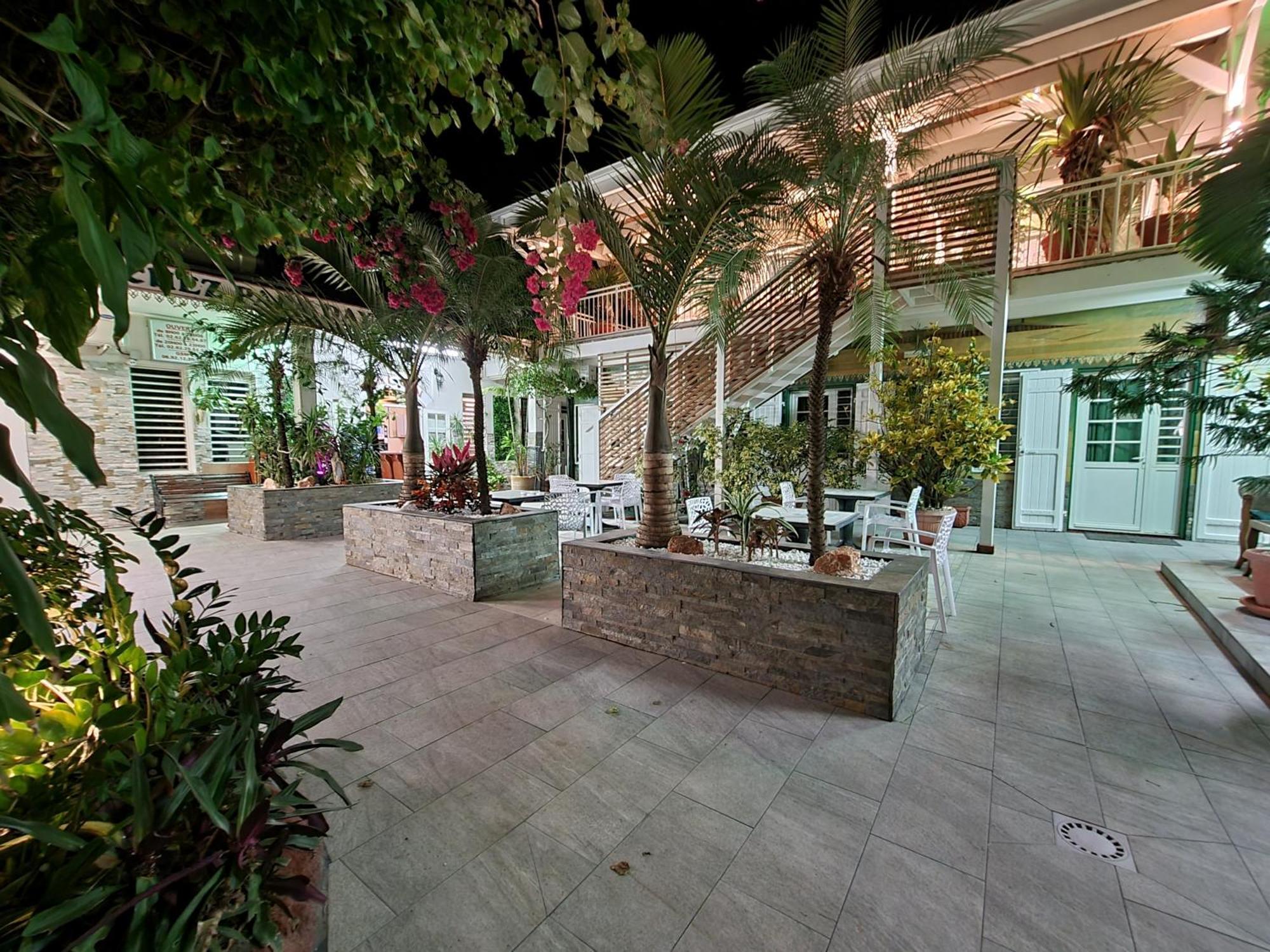Hotel Chez Papa Daya Saint Pierre Exterior foto